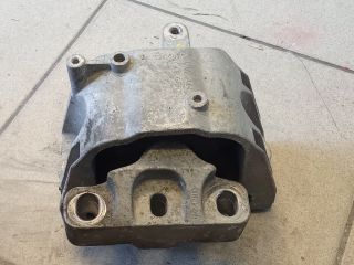 bontott VW GOLF V Motor Tartó Bak (Pozíciófüggetlen)