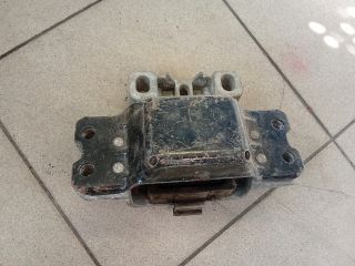 bontott VW GOLF V Motor Tartó Bak (Pozíciófüggetlen)