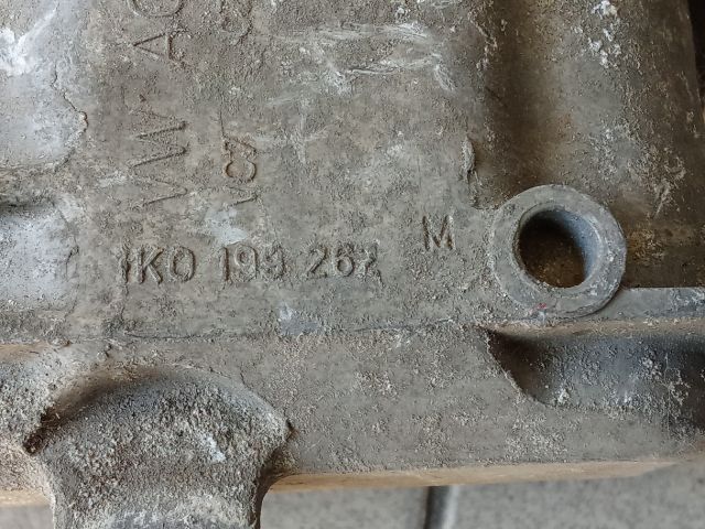 bontott VW GOLF V Motor Tartó Bak (Pozíciófüggetlen)