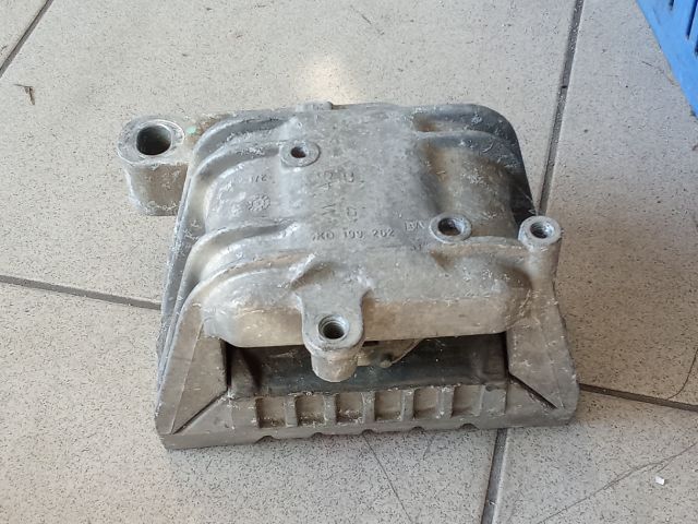 bontott VW GOLF V Motor Tartó Bak (Pozíciófüggetlen)