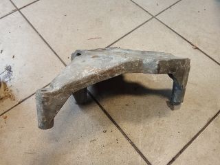 bontott VW GOLF V Motor Tartó Bak (Pozíciófüggetlen)