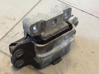 bontott VW GOLF V Motor Tartó Bak (Pozíciófüggetlen)