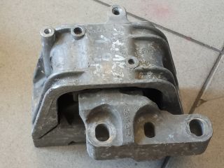 bontott VW GOLF V Motor Tartó Bak (Pozíciófüggetlen)