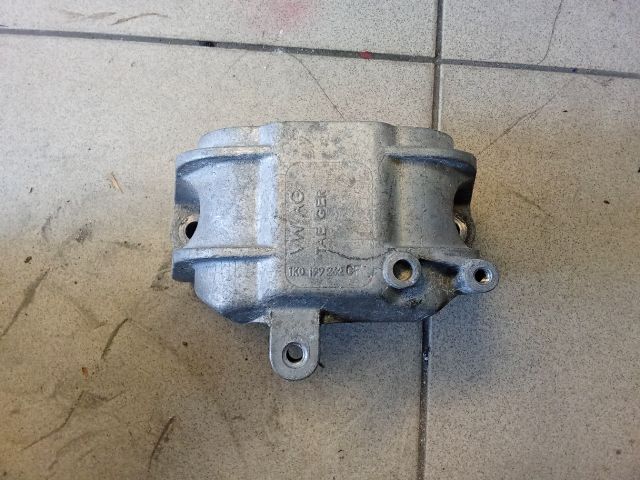 bontott VW GOLF V Motor Tartó Bak (Pozíciófüggetlen)