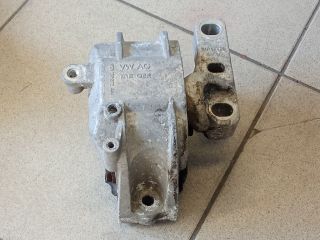 bontott VW GOLF V Motor Tartó Bak (Pozíciófüggetlen)