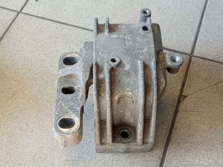 bontott VW GOLF V Motor Tartó Bak (Pozíciófüggetlen)