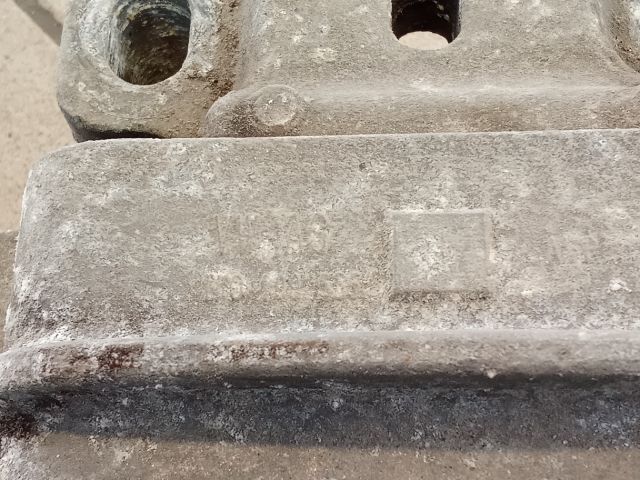 bontott VW GOLF V Motor Tartó Bak (Pozíciófüggetlen)