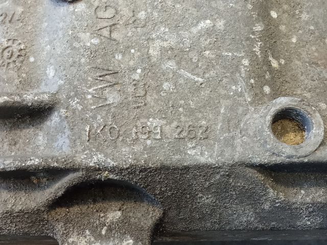 bontott VW GOLF V Motor Tartó Bak (Pozíciófüggetlen)