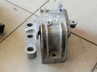 bontott VW GOLF V Motor Tartó Bak (Pozíciófüggetlen)