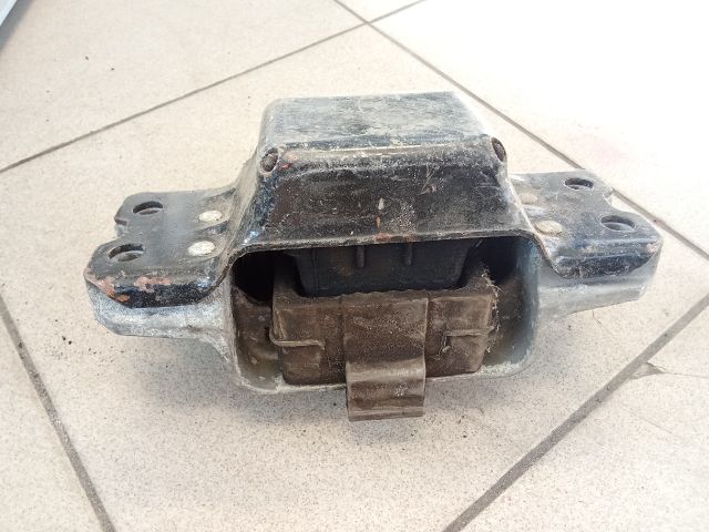 bontott VW GOLF V Motor Tartó Bak (Pozíciófüggetlen)