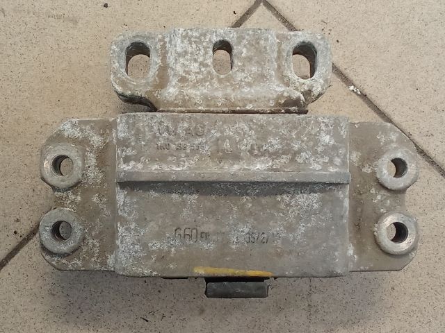 bontott VW GOLF V Motor Tartó Bak (Pozíciófüggetlen)