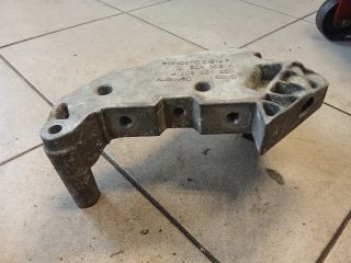 bontott VW GOLF V Motor Tartó Bak (Pozíciófüggetlen)