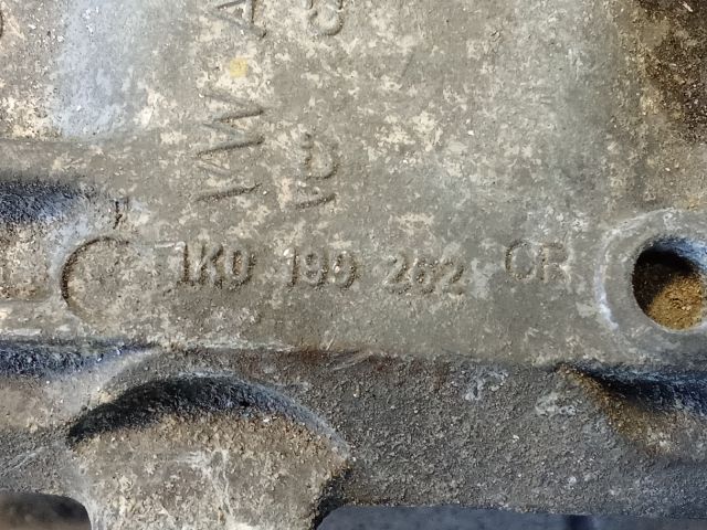 bontott VW GOLF V Motor Tartó Bak (Pozíciófüggetlen)