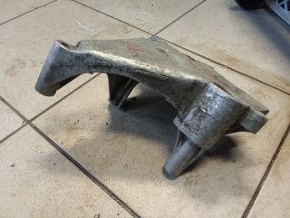 bontott VW GOLF V Motor Tartó Bak (Pozíciófüggetlen)