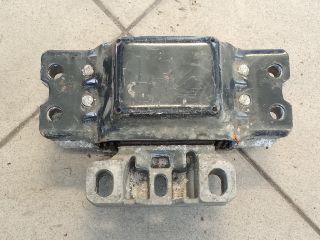 bontott VW GOLF V Motor Tartó Bak (Pozíciófüggetlen)