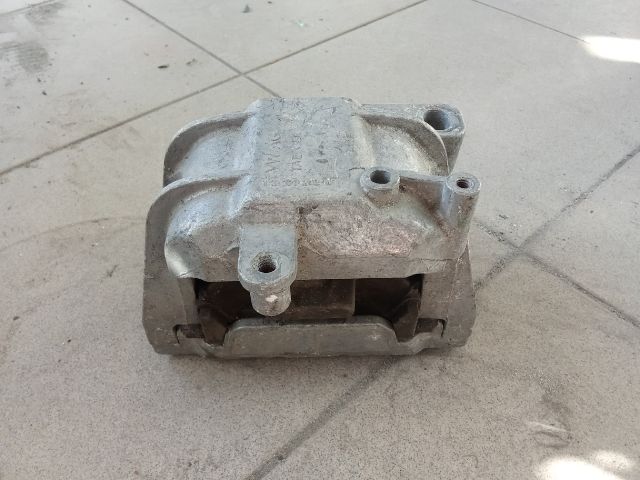 bontott VW GOLF V Motor Tartó Bak (Pozíciófüggetlen)