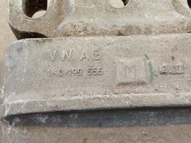 bontott VW GOLF V Motor Tartó Bak (Pozíciófüggetlen)