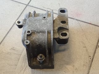 bontott VW GOLF V Motor Tartó Bak (Pozíciófüggetlen)