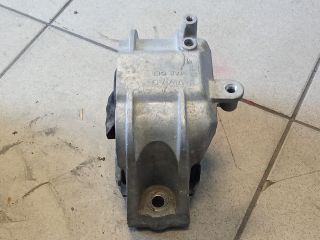 bontott VW GOLF V Motor Tartó Bak (Pozíciófüggetlen)