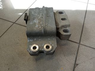 bontott VW GOLF V Motor Tartó Bak (Pozíciófüggetlen)