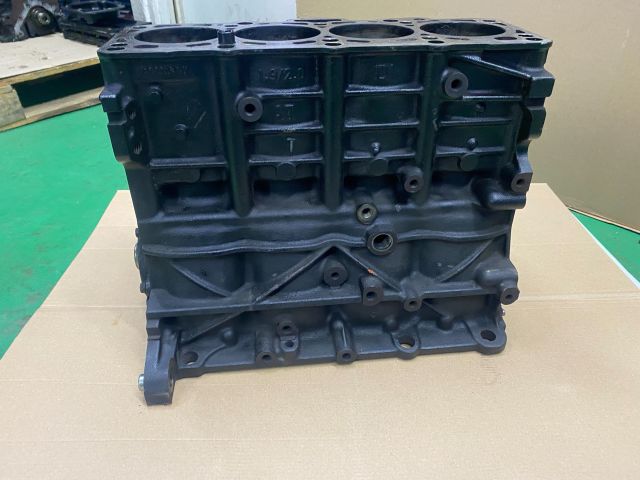 bontott VW GOLF V Motorblokk (Fűzött)