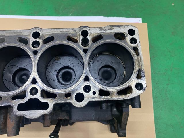 bontott VW GOLF V Motorblokk (Fűzött)