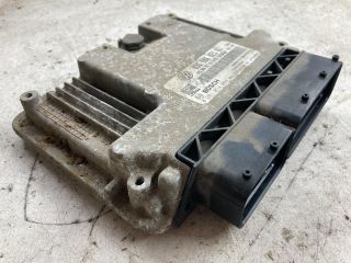bontott VW GOLF V Motorvezérlő