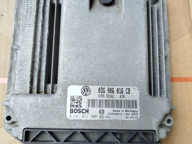 bontott VW GOLF V Motorvezérlő