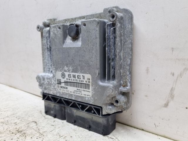 bontott VW GOLF V Motorvezérlő