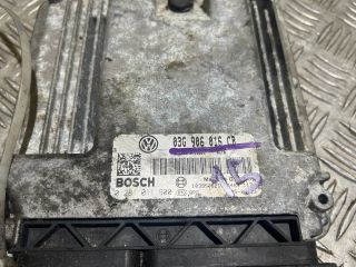 bontott VW GOLF V Motorvezérlő