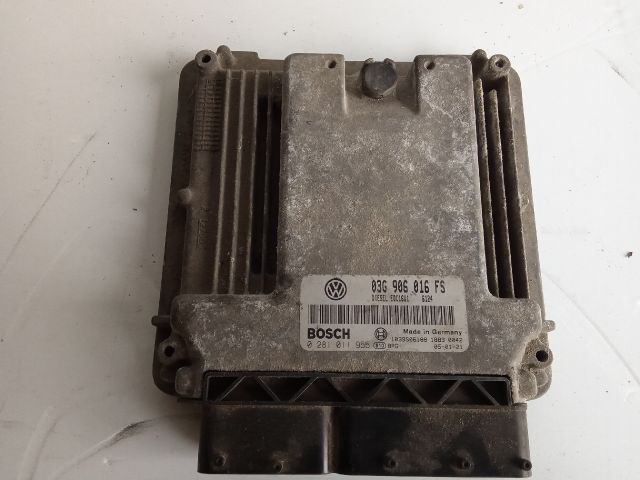 bontott VW GOLF V Motorvezérlő