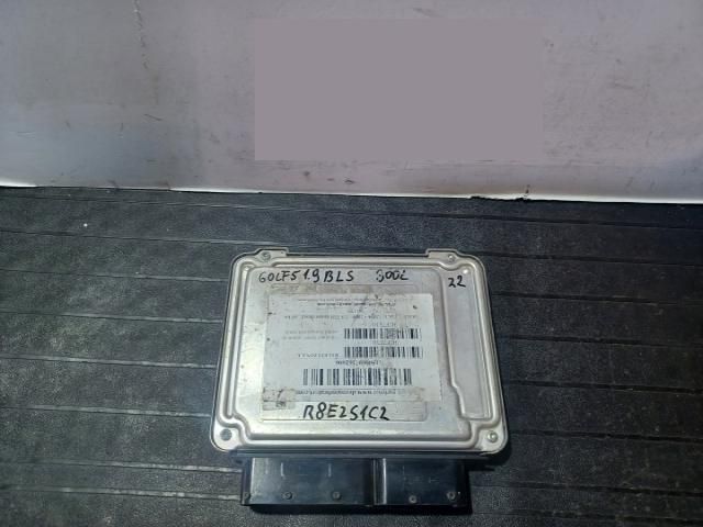 bontott VW GOLF V Motorvezérlő