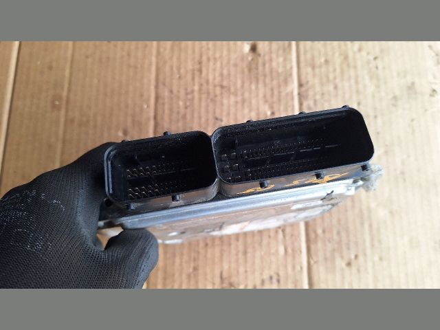 bontott VW GOLF V Motorvezérlő