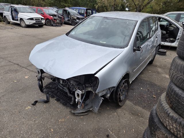 bontott VW GOLF V Motorvezérlő