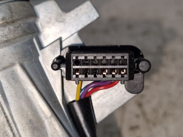 bontott VW GOLF V Motorvezérlő