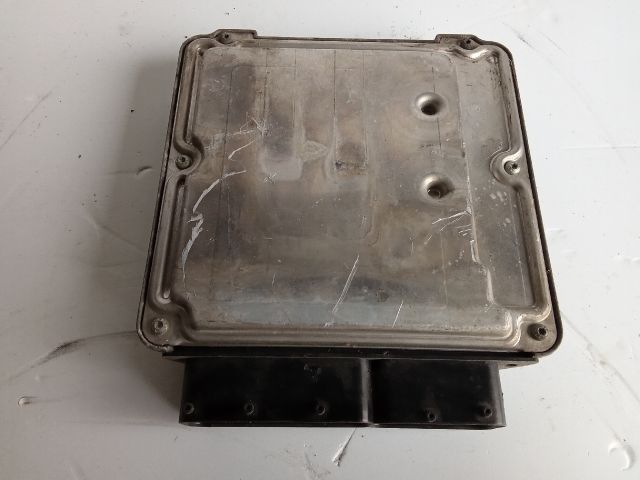 bontott VW GOLF V Motorvezérlő