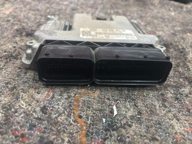 bontott VW GOLF V Motorvezérlő