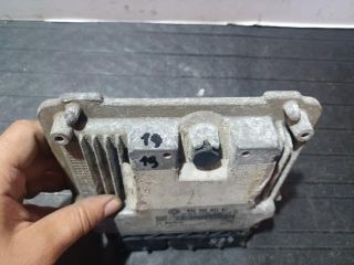 bontott VW GOLF V Motorvezérlő