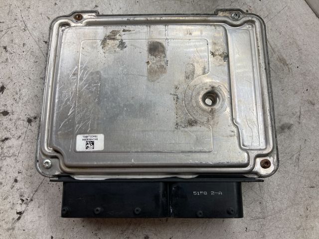 bontott VW GOLF V Motorvezérlő