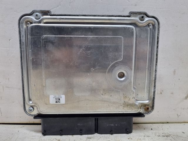 bontott VW GOLF V Motorvezérlő