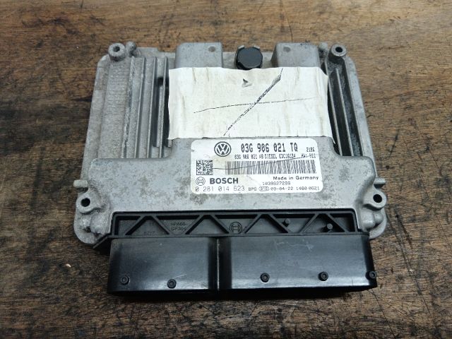 bontott VW GOLF V Motorvezérlő