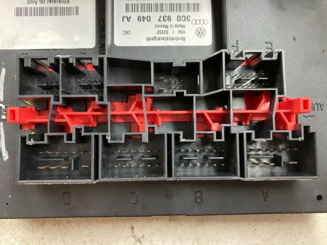 bontott VW GOLF V Motorvezérlő