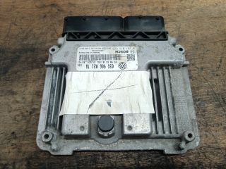 bontott VW GOLF V Motorvezérlő