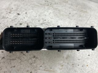 bontott VW GOLF V Motorvezérlő