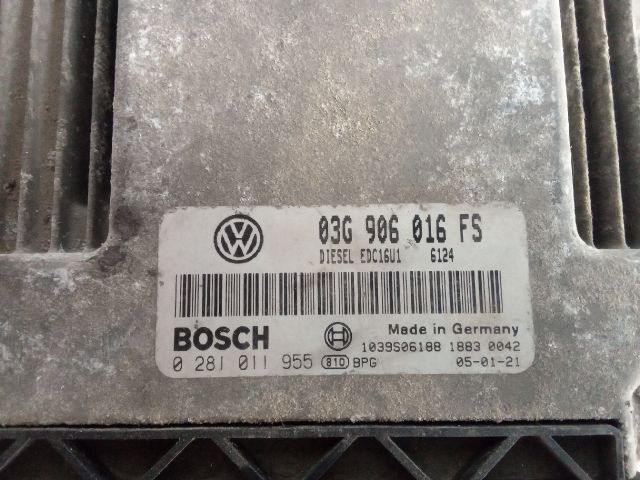 bontott VW GOLF V Motorvezérlő