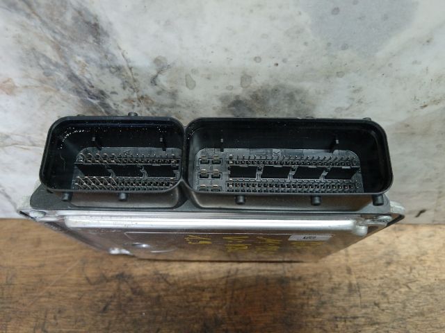 bontott VW GOLF V Motorvezérlő