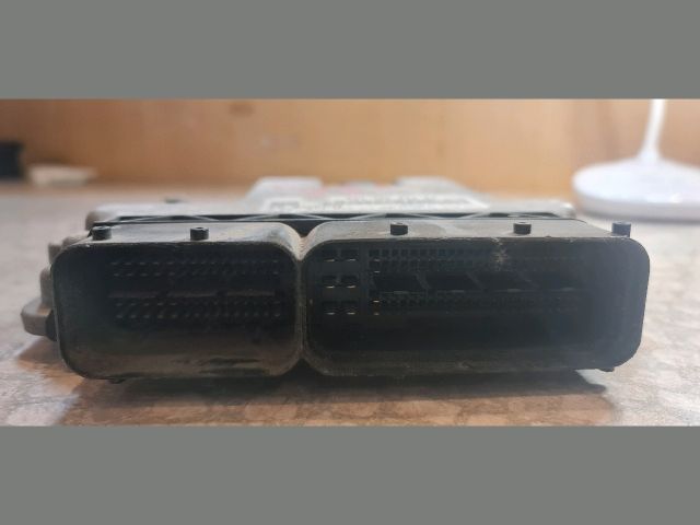 bontott VW GOLF V Motorvezérlő