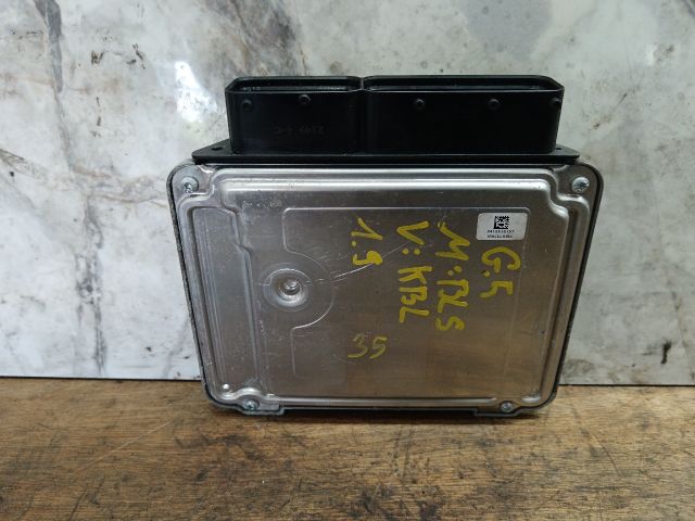 bontott VW GOLF V Motorvezérlő