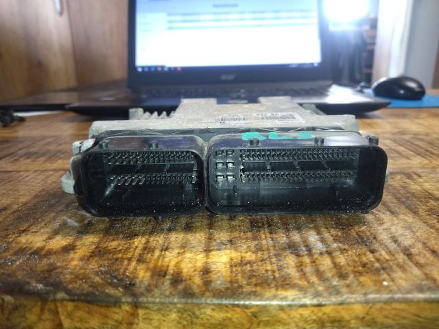 bontott VW GOLF V Motorvezérlő