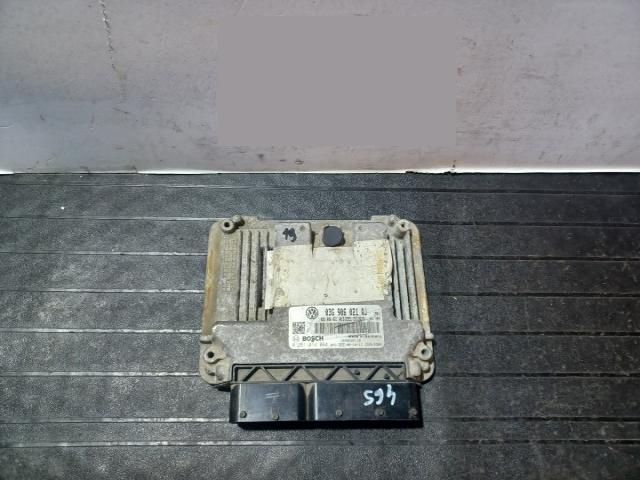 bontott VW GOLF V Motorvezérlő